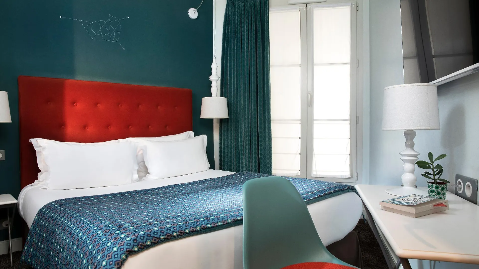 Marais Hotel 3*